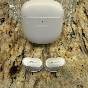 Bose Quiet Comfort Ultra Earbuds 1st Gen